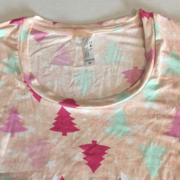 French Affair Christmas Tree Holiday Long Sleeve Top Sz Medium - Picture 7 of 11